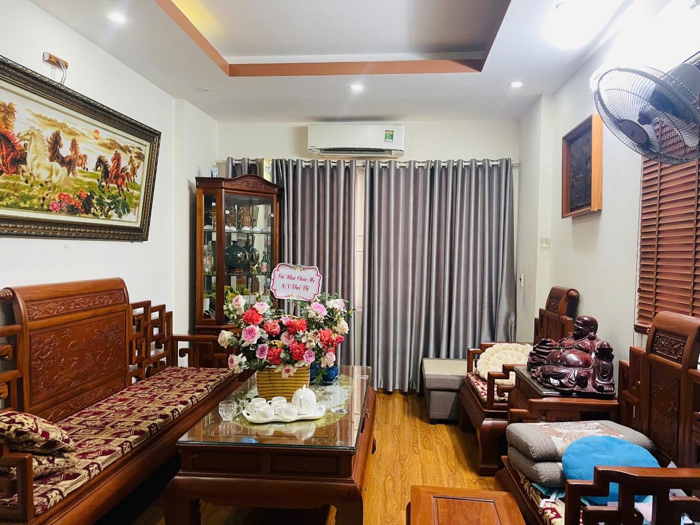 CHÍNH CHỦ CẦN B Á N ĐẤT CÓ SẴN NHÀ CẤP 4 MẶT NGÁCH THÔNG THUẬN TIỆN GIAO THÔNG